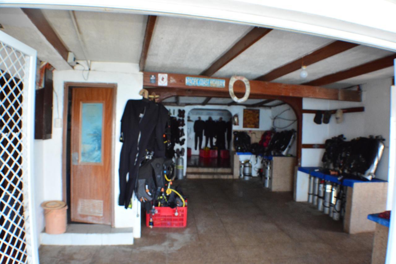 Captngreggs Dive Resort Puerto Galera Exterior foto